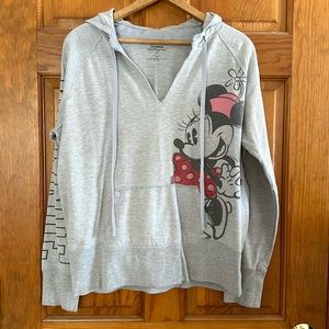 Disney Parks women’s hooded Minnie Mouse sweatshirt. Sz XL